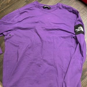 Men long sleeve tee in excellent condition
